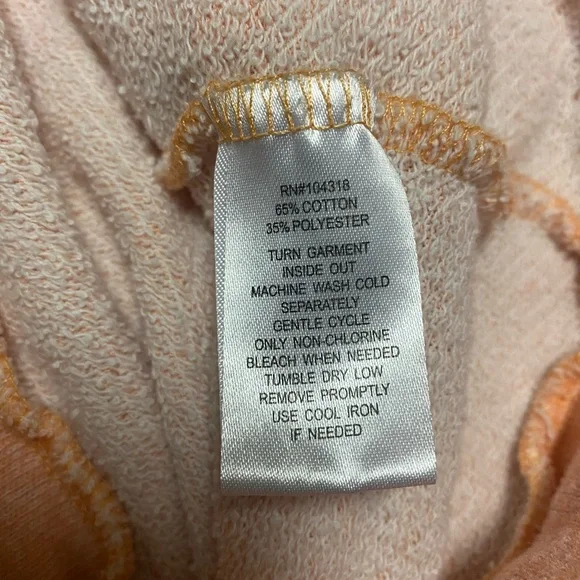 Derek Heart Peach Hoodie with 'LOVE' Graphic Women’s Size L Long Sleeve Top - Picture 5 of 10